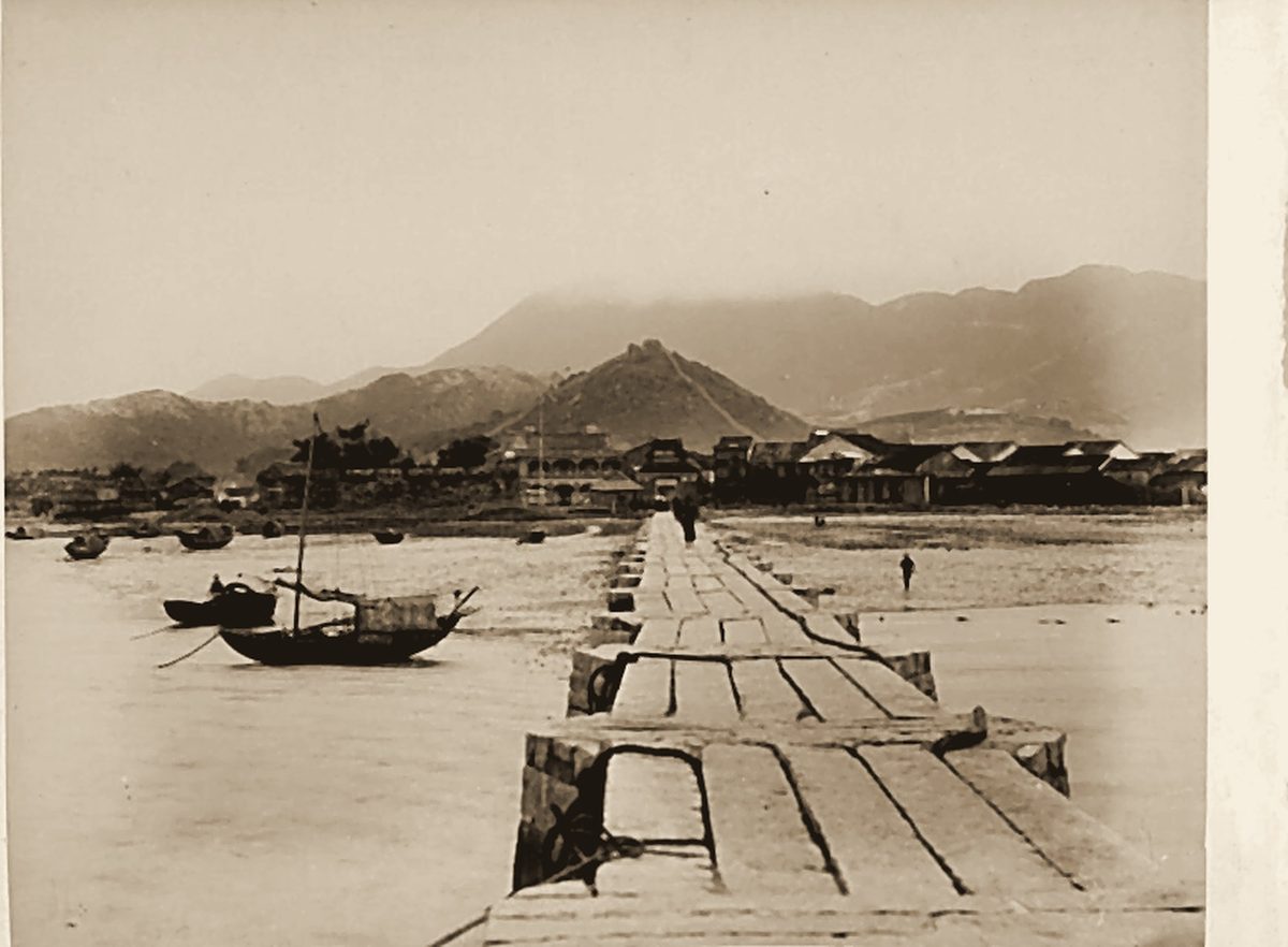 1898 年九龍城碼頭龍津石橋歷史相片(數碼修復)